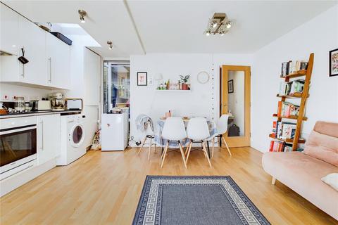 2 bedroom flat to rent, Thorparch Road, London
