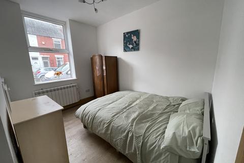 2 bedroom flat to rent, 26 Ronald Road Flat 1, Doncaster DN4