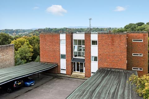 2 bedroom flat for sale, Treryn Heights, Godalming GU7