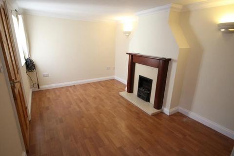 2 bedroom end of terrace house to rent, Duke Street, Kettering NN16