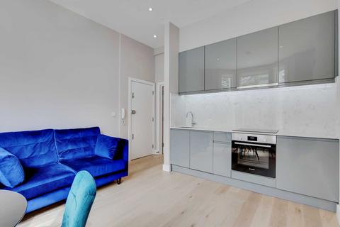 2 bedroom flat to rent, Chesterton Road, Ladbroke Grove, London W10 6EP