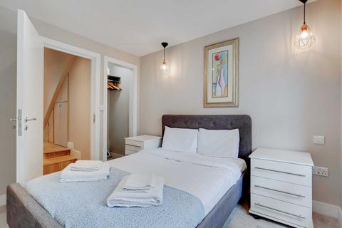 2 bedroom flat to rent, Chesterton Road, Ladbroke Grove, London W10 6EP