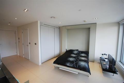 Studio to rent, Bezier Apartments, City Road, Old Street, London, EC1Y