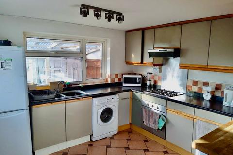 4 bedroom house share to rent, West Street, Wakefield, Hemsworth, Pontefract, WF9