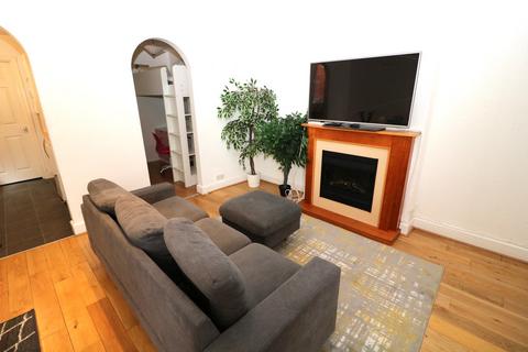 1 bedroom apartment to rent, Falkland Road, Dorking, RH4
