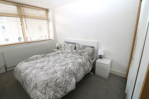 1 bedroom apartment to rent, Falkland Road, Dorking, RH4