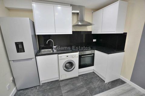 2 bedroom flat to rent, Tippett Rise, Reading