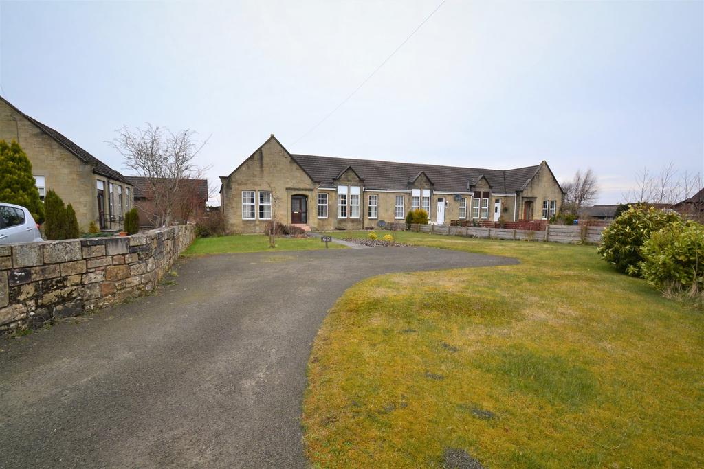 Hartwood Road, West Calder, West Lothian EH55 2 bed bungalow £155,000