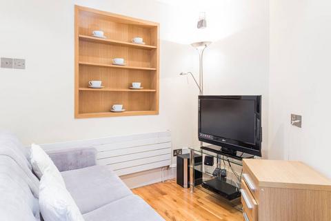 1 bedroom flat to rent, Fulham Palace Road, London W6