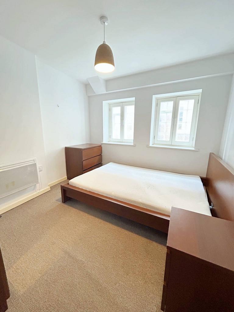 Apartment in West Street, Sheffield - View 5