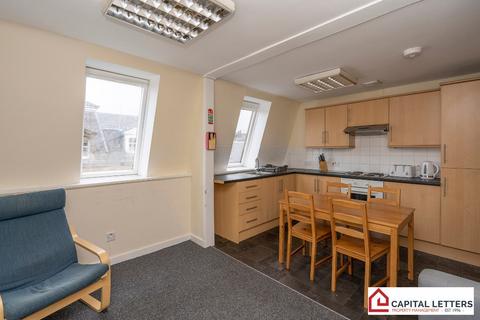 3 bedroom flat to rent, Murray Place, Stirling FK8
