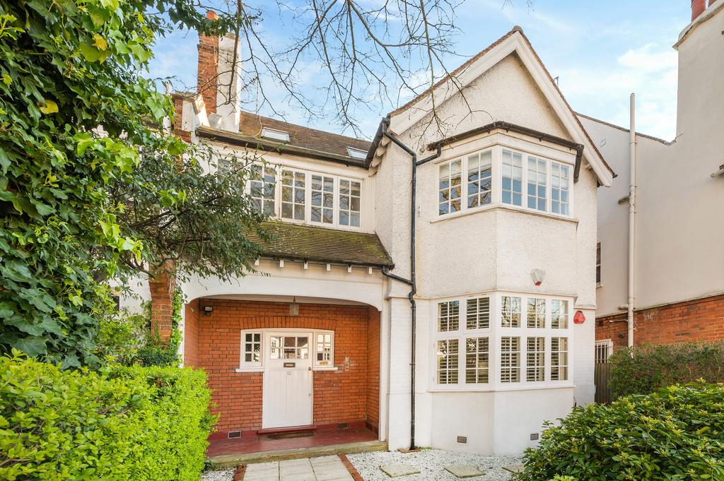 Briardale Gardens, London, NW3 3 bed detached house - £850,000