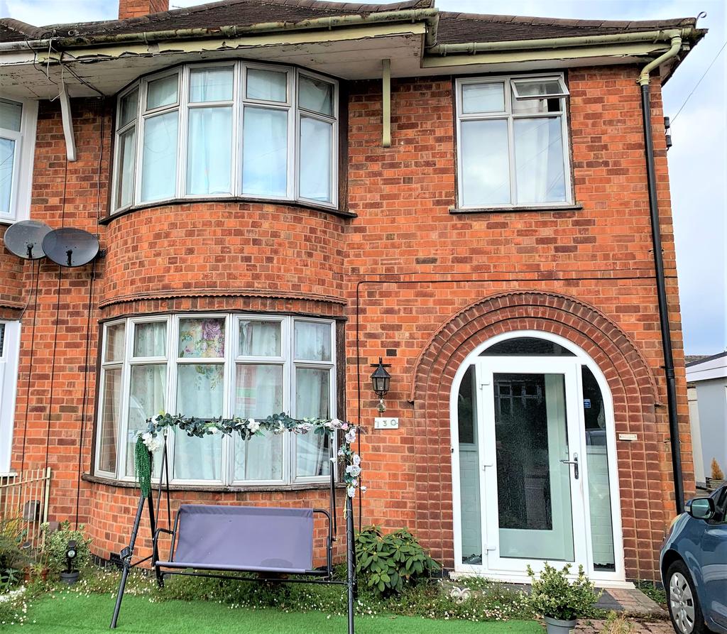 Meadvale Road, Knighton, Leicester LE2 3 bed semidetached house £995