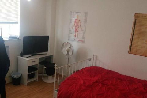 1 bedroom in a flat share to rent, DANES HOUSE , SUTTON WAY, NORTH KENSINGTON, LONDON W10