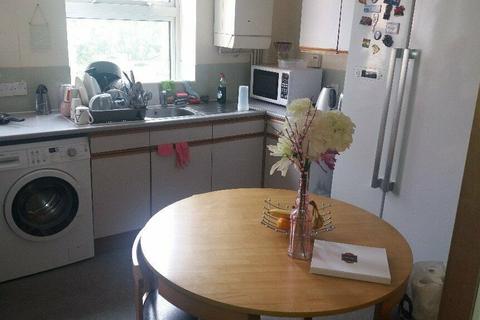 1 bedroom in a flat share to rent, DANES HOUSE , SUTTON WAY, NORTH KENSINGTON, LONDON W10