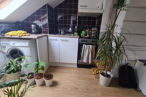 Studio to rent, Bruce Castle Road, Seven Sister N17