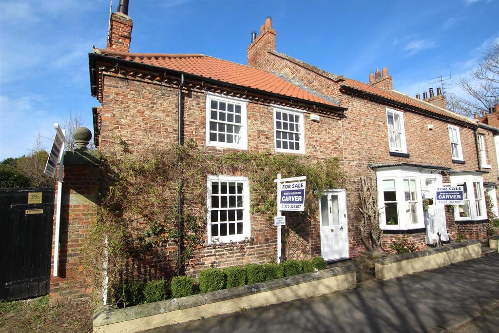 The Green, Hurworth, Darlington 3 bed semidetached house £175,000