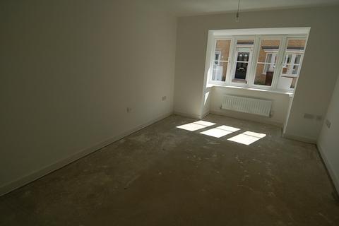 4 bedroom semi-detached house to rent, Bridge Farm Close, Mildenhall, Bury St Edmunds, Suffolk, IP28