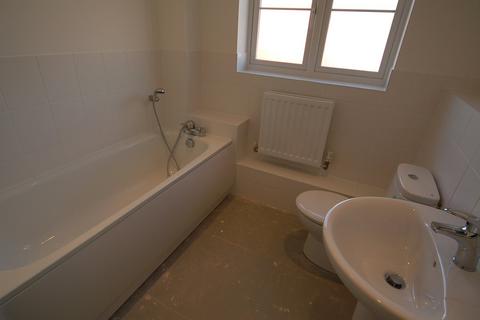 4 bedroom semi-detached house to rent, Bridge Farm Close, Mildenhall, Bury St Edmunds, Suffolk, IP28