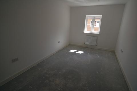 4 bedroom semi-detached house to rent, Bridge Farm Close, Mildenhall, Bury St Edmunds, Suffolk, IP28