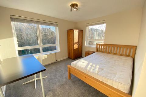 3 bedroom flat to rent, Brown Street, Newington, Edinburgh, EH8