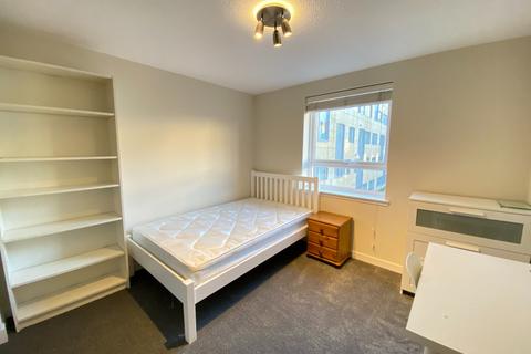 3 bedroom flat to rent, Brown Street, Newington, Edinburgh, EH8
