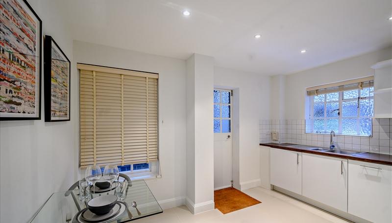 Kitchen/Dining area