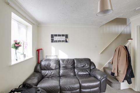 1 bedroom house to rent, Lindisfarne Close, St Neots PE19