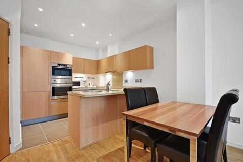 2 bedroom apartment to rent, Bromyard Avenue, London W3