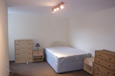 2 bedroom flat to rent, South College Street, Ferryhill, Aberdeen, AB11