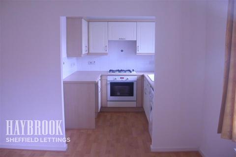 2 bedroom flat to rent, Parkland View Lundwood S71