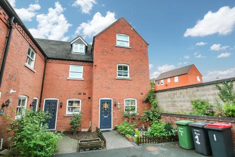 3 bedroom end of terrace house to rent, Camellia Court, North Street, Atherstone