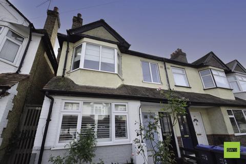 2 bedroom maisonette to rent, Dinton Road, London SW19