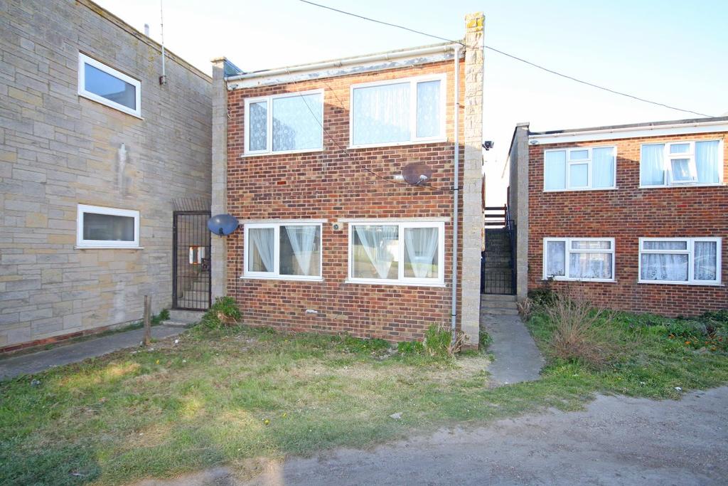 Sheppey Beach Villas, Leysdown On Sea 2 bed flat £725 pcm (£167 pw)