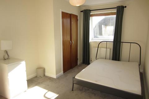 2 bedroom flat to rent, Union Grove Court, Union Grove, AB10