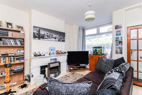 3 bedroom apartment for sale - Junction Road, Leek, Staffordshire, ST13