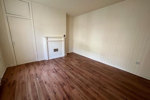 Studio to rent - Clepington Street, Maryfield, Dundee, DD3