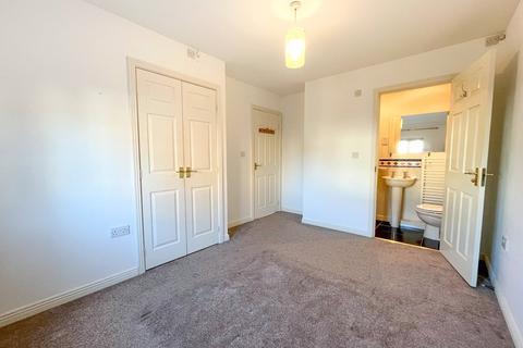 3 bedroom semi-detached house to rent, Lilac Way, Carterton, Oxfordshire, OX18