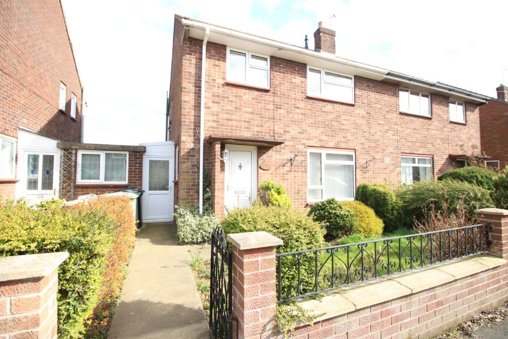 Queensway, Grantham, NG31 9RA 3 bed semidetached house £670 pcm (£