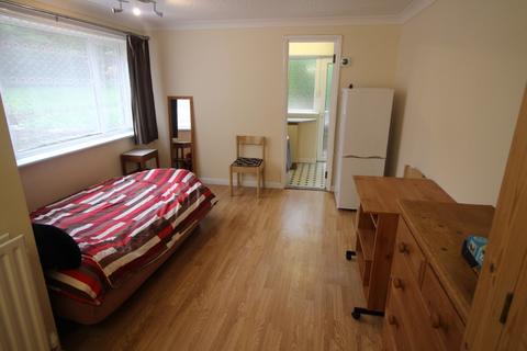 Studio to rent, Manthorpe Road, Grantham, NG31