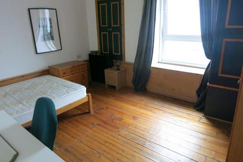 3 bedroom flat to rent, Morrison Street, Haymarket, Edinburgh, EH3