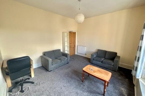 3 bedroom flat to rent, Morrison Street, Haymarket, Edinburgh, EH3