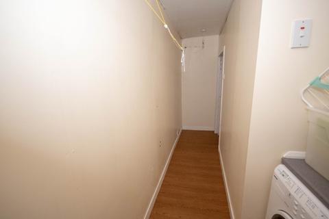 2 bedroom flat to rent, Crossgate, Cupar, KY15