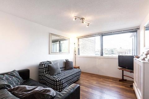 1 bedroom flat to rent, Falcon Point, Hopton Street, Tower Bridge, London