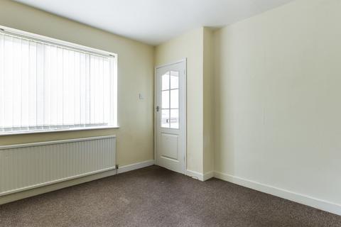 2 bedroom end of terrace house to rent, Lowther Road, Dover