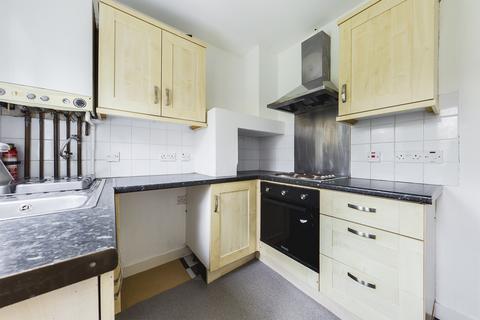 2 bedroom end of terrace house to rent, Lowther Road, Dover