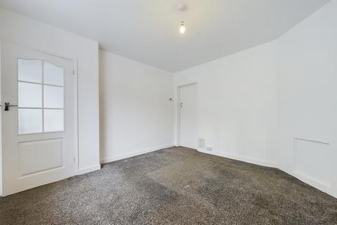 2 bedroom end of terrace house to rent, Lowther Road, Dover