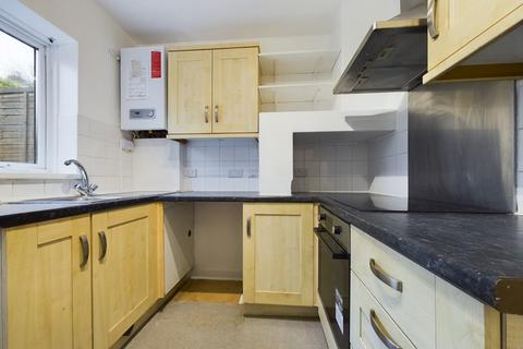 2 bedroom end of terrace house to rent, Lowther Road, Dover