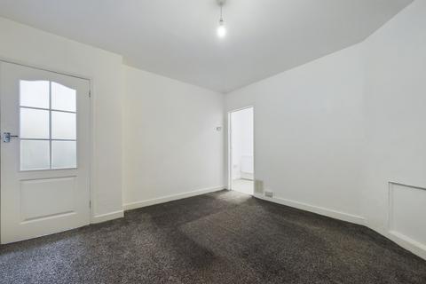 2 bedroom end of terrace house to rent, Lowther Road, Dover