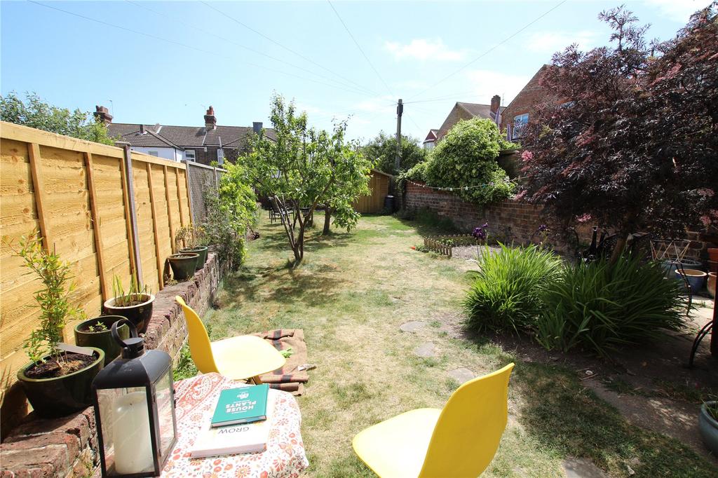 Dacre Road, Old Town, Eastbourne, BN21 3 bed end of terrace house £312,500